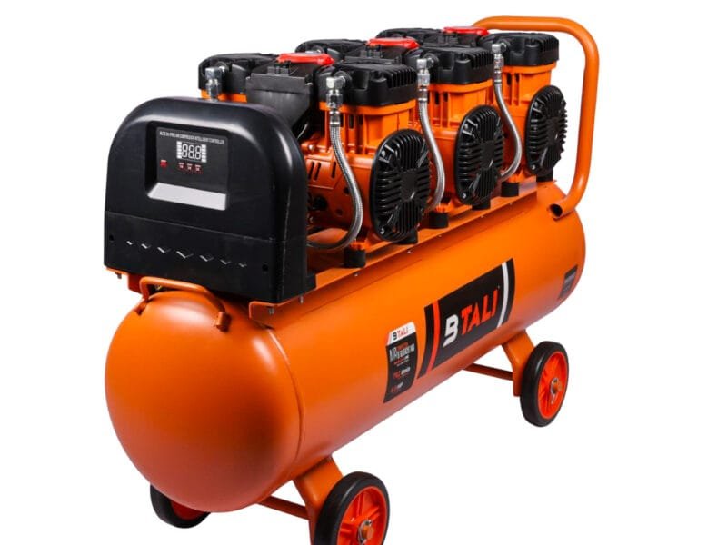 Industrial air compressor for Indian small scale industries showing high pressure output for manufacturing efficiency.